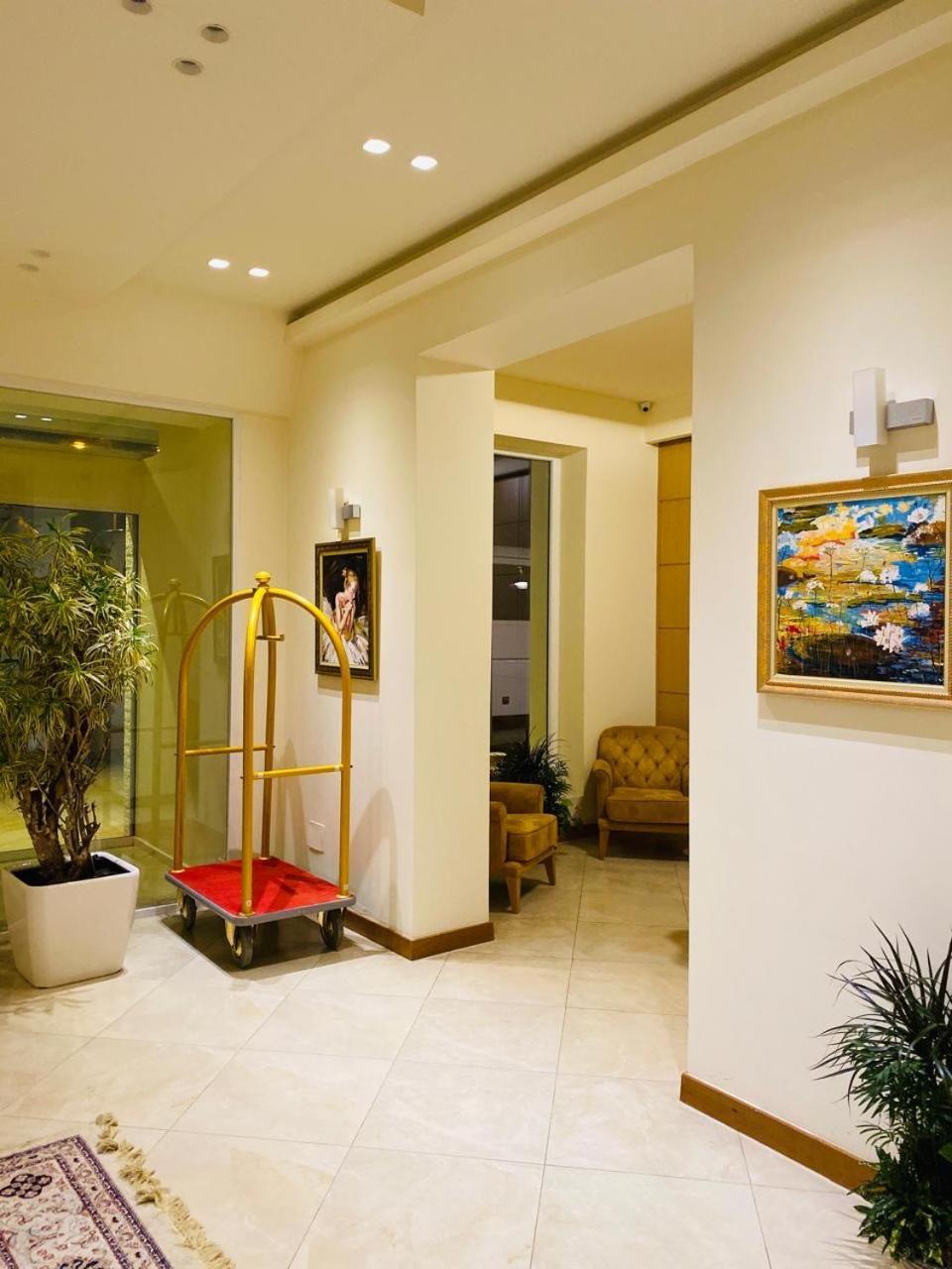 Grand White City Hotel Berat Exterior foto