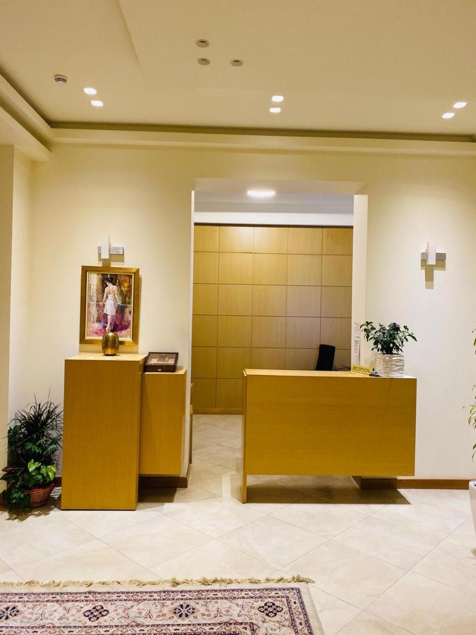 Grand White City Hotel Berat Exterior foto