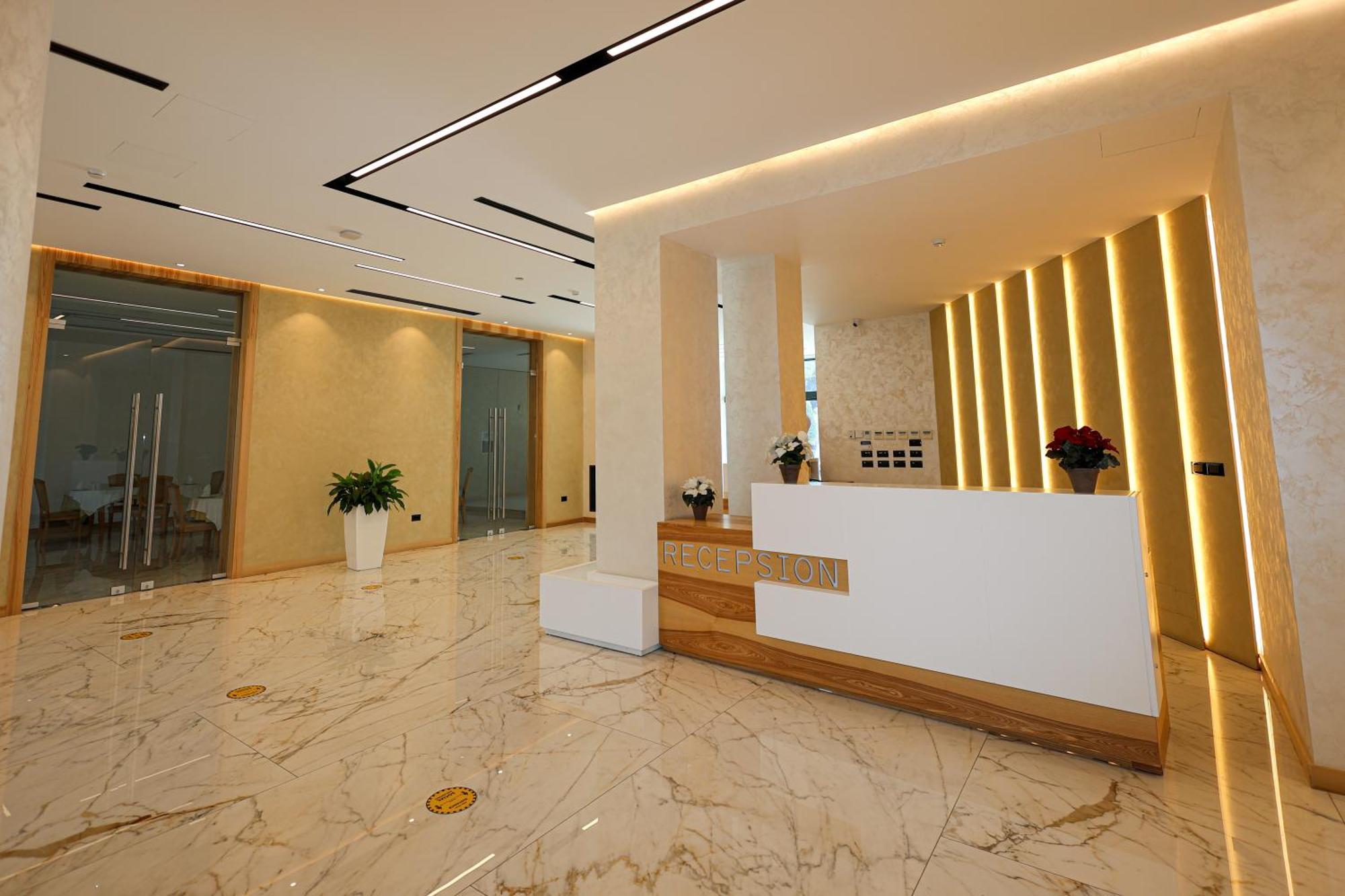 Grand White City Hotel Berat Exterior foto