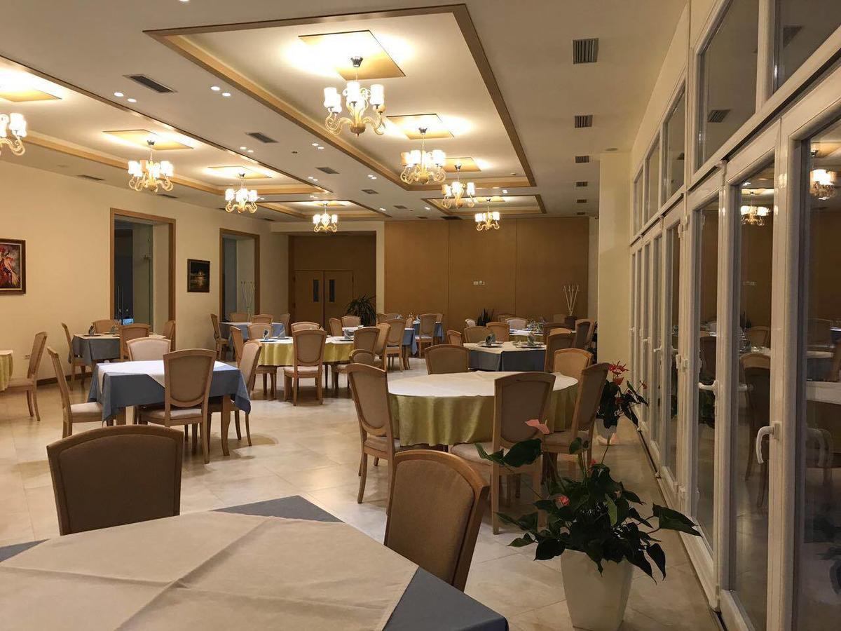 Grand White City Hotel Berat Exterior foto