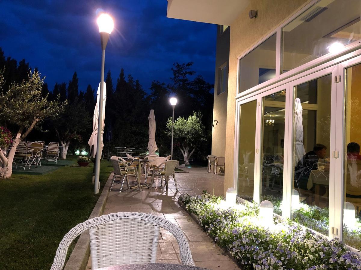 Grand White City Hotel Berat Exterior foto